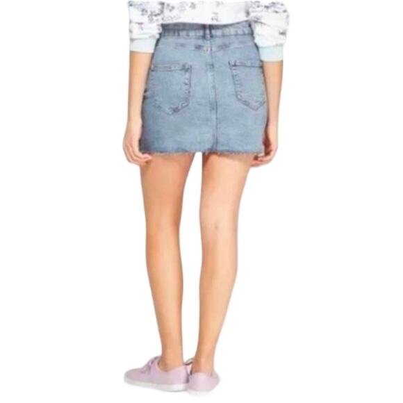 New Wild Fable Distressed Raw Hem Denim Jean Mini Skirt Size 8 - Picture 2 of 4